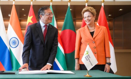 Petro solicitó ingreso de Colombia al Banco de las BRICS