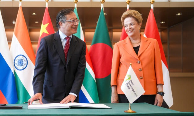Petro solicitó ingreso de Colombia al Banco de las BRICS