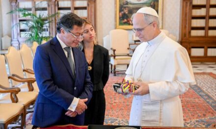 ¿De qué hablaron Gustavo Petro y el Papa León XIV?