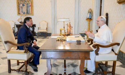 Presidente Petro se reunió en Roma con el Papa León XIV