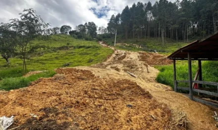 Evacúan 77 Viviendas en San Antonio de Prado por riesgo de deslizamiento