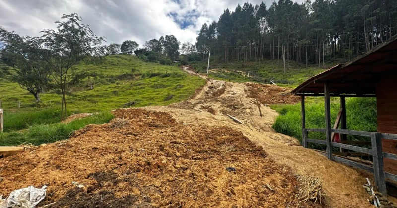 Evacúan 77 Viviendas en San Antonio de Prado por riesgo de deslizamiento