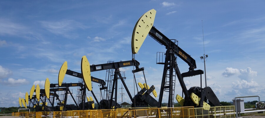 El Petróleo baja un 4,6% tras la decisión de Opep+