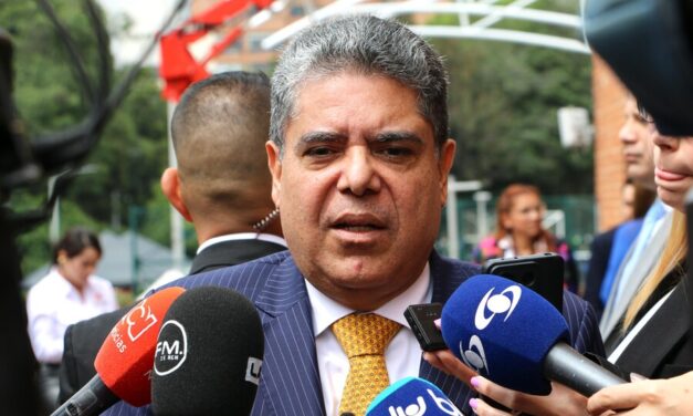 Contralor pide al gobierno a cumplir metas de reactivación ferroviaria