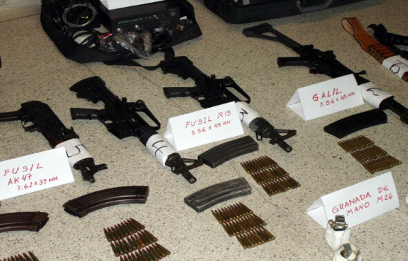 Encuentran armas escondidas en un vehículo de transporte de alimentos