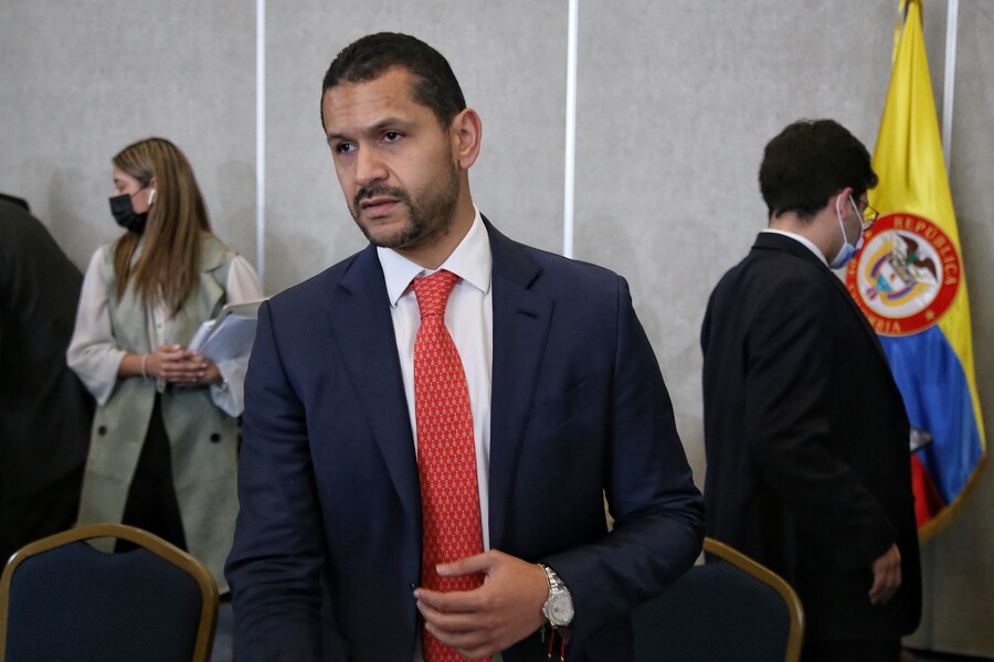 Exministro Daniel Palacios confirma candidatura presidencial