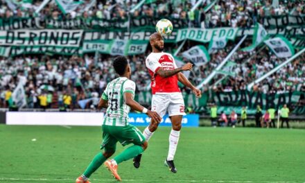 ¿Por sobrados? Nacional perdió en casa y Santa Fe lo castigó en el último suspiro
