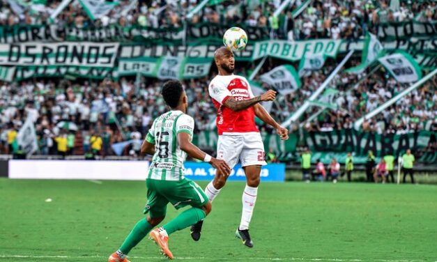 ¿Por sobrados? Nacional perdió en casa y Santa Fe lo castigó en el último suspiro
