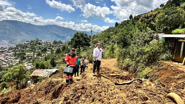 A 12 ascienden las víctimas por deslizamientos en Bello y Medellín