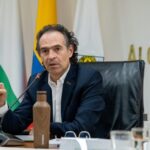 Tribunal admite demanda del alcalde de Medellín contra el Gobierno por colapso en la salud
