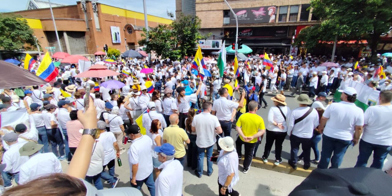 Multitudinaria «Marcha del Silencio» en Medellín