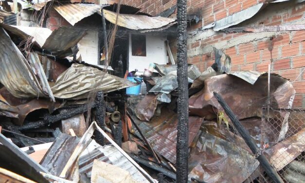 Incendio en Enciso deja dos viviendas destruidas y a familias entre el dolor y la esperanza