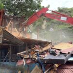 Recuperan espacios naturales tras demolición de balneario en Medellín