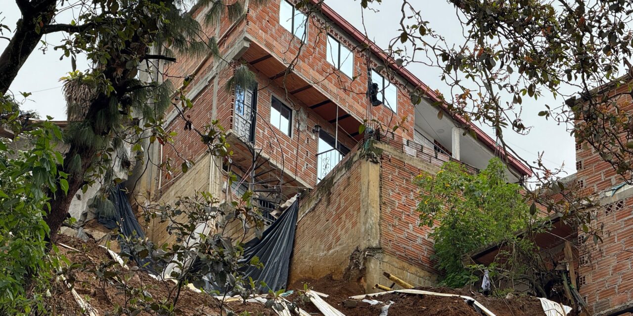 Medellín inicia evacuación humanitaria en Villatina por riesgo inminente de deslizamiento