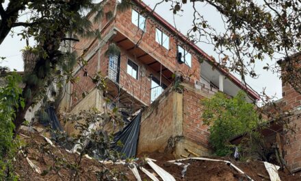 Medellín inicia evacuación humanitaria en Villatina por riesgo inminente de deslizamiento