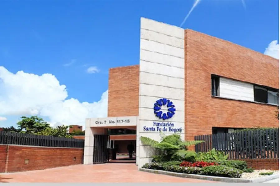 Fundación Santa Fe desmiente video de médicos que circula en redes sociales