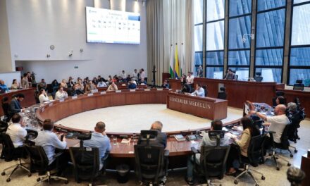 Concejo de Medellín suspende sesiones en respaldo a Miguel Uribe