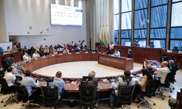 Concejo de Medellín suspende sesiones en respaldo a Miguel Uribe