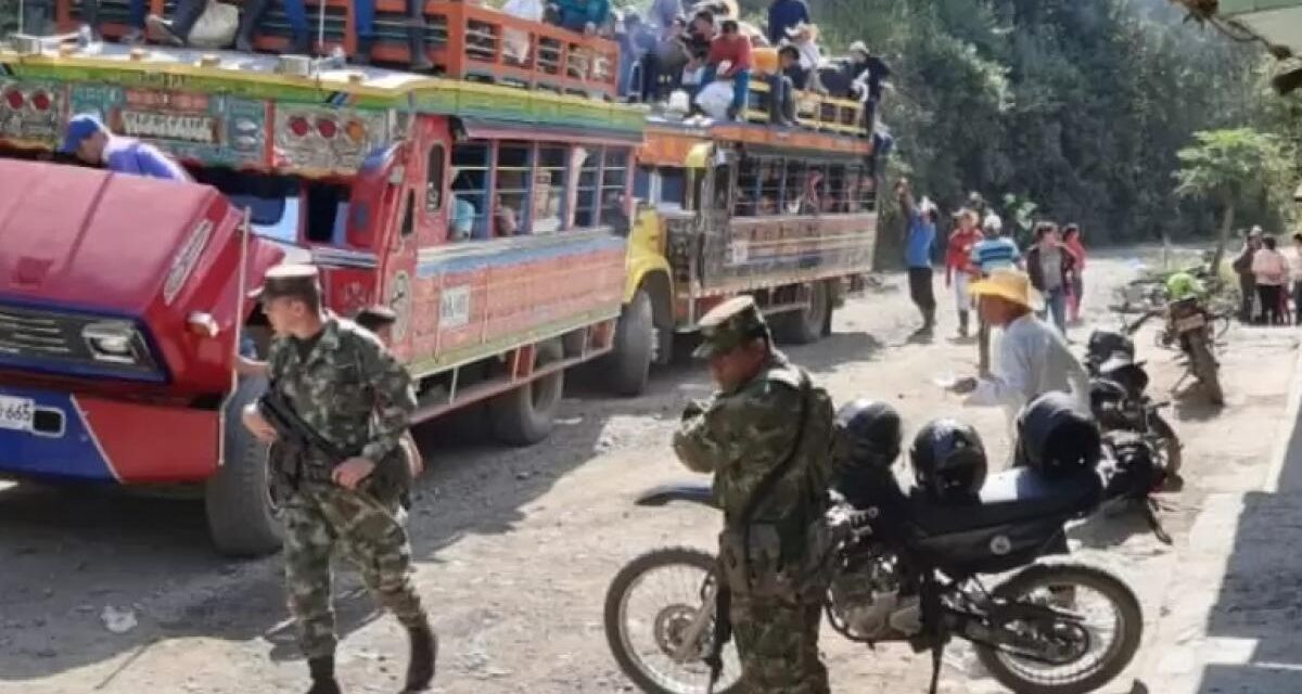 Combates entre grupos armados obligan a 18 familias a huir de Amalfi hacia Anorí
