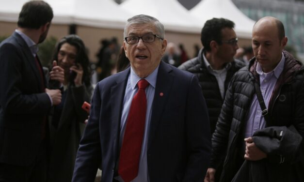 César Gaviria acusa al Ministro Jaramillo de «demoler» la salud