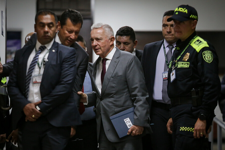 La ‘prueba reina’ es el poder: Uribe llegaría al fallo blindado