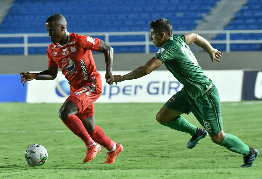 Wolverhampton y Fluminense firman acuerdo por John Arias