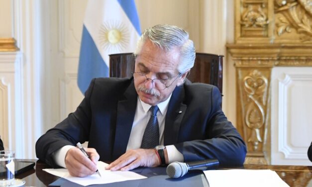Justicia de Argentina procesa a expresidente Alberto Fernández