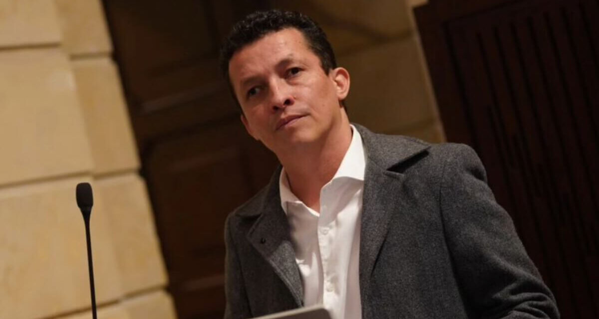 Alejandro Toro desafía al poder en Antioquia