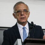 En carta al PAPA, uribismo rechaza nombramiento de embajador en el Vaticano