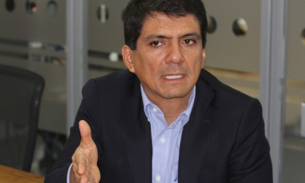 Corte abre investigación contra César Gómez por peculado e interés indebido