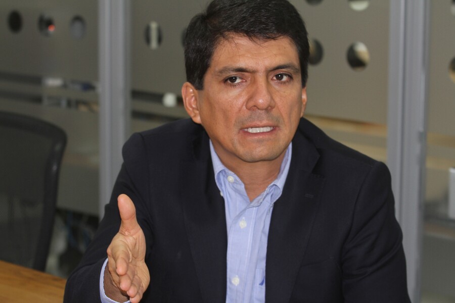 Corte abre investigación contra César Gómez por peculado e interés indebido