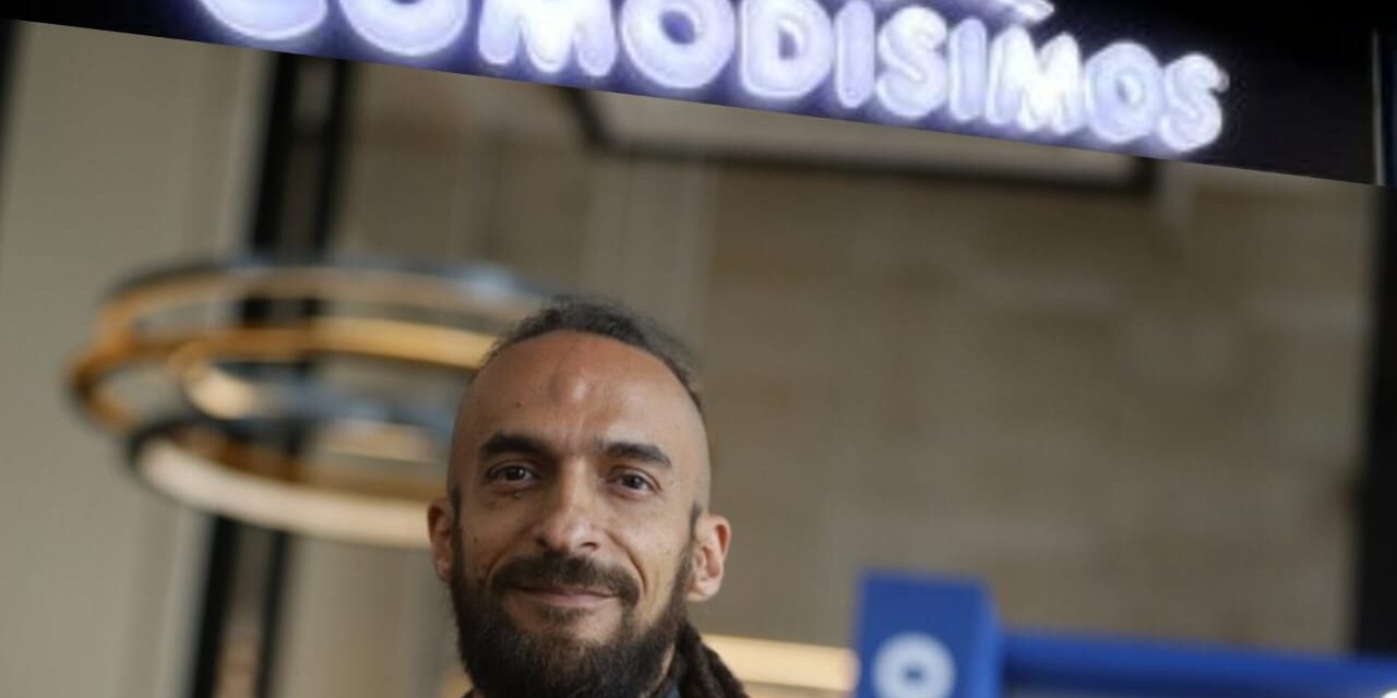 ¿Publicidad disfrazada? Daniel Carvalho promociona empresa privada y despierta críticas por posible conflicto de interés