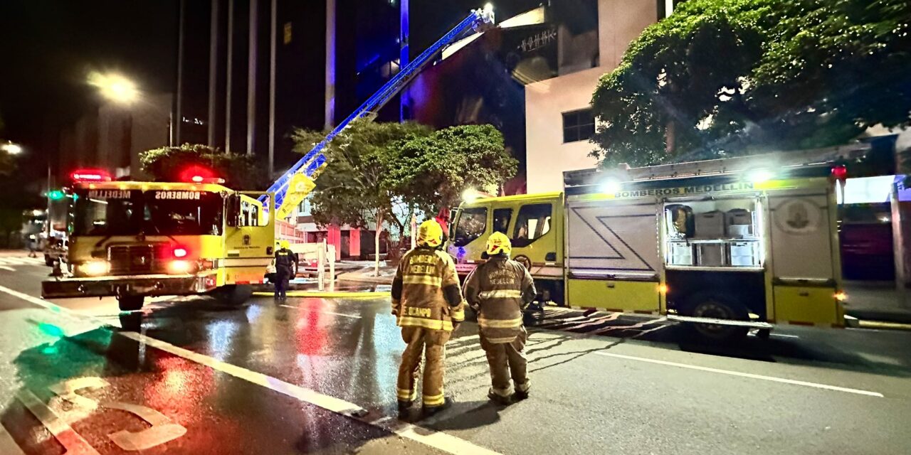 Grave incendio en la Clínica Fundadores obliga al traslado de 150 pacientes: Promédicos advierte impacto para trabajadores y atención médica