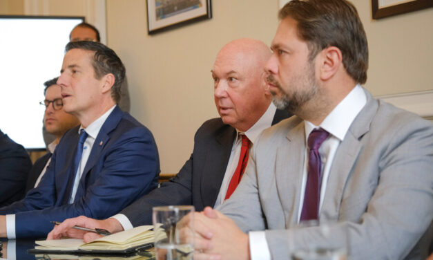 Rubén Gallego: «Colombia sufrirá si quitamos la certificación»