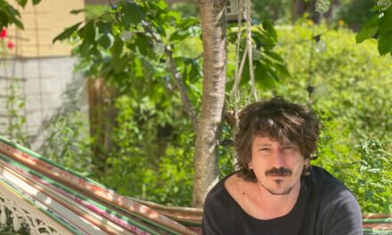 Simón Mesa: «Decidí convertir mis frustraciones en comedia»