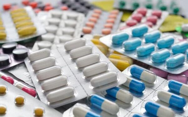 SIC multa con $5.700 millones a mayoristas por sobrecostos de hasta 7.000% en medicamentos