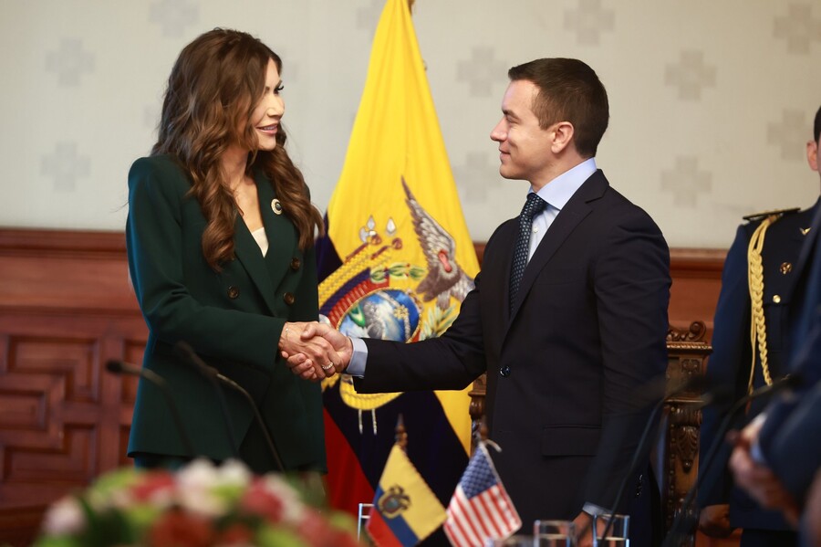 EEUU y Ecuador firman acuerdos para frenar migración y crimen organizado