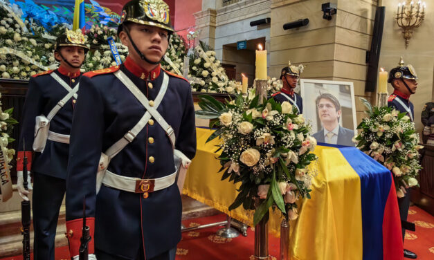 Gobierno no asistió a exequias de Miguel Uribe por petición de la familia