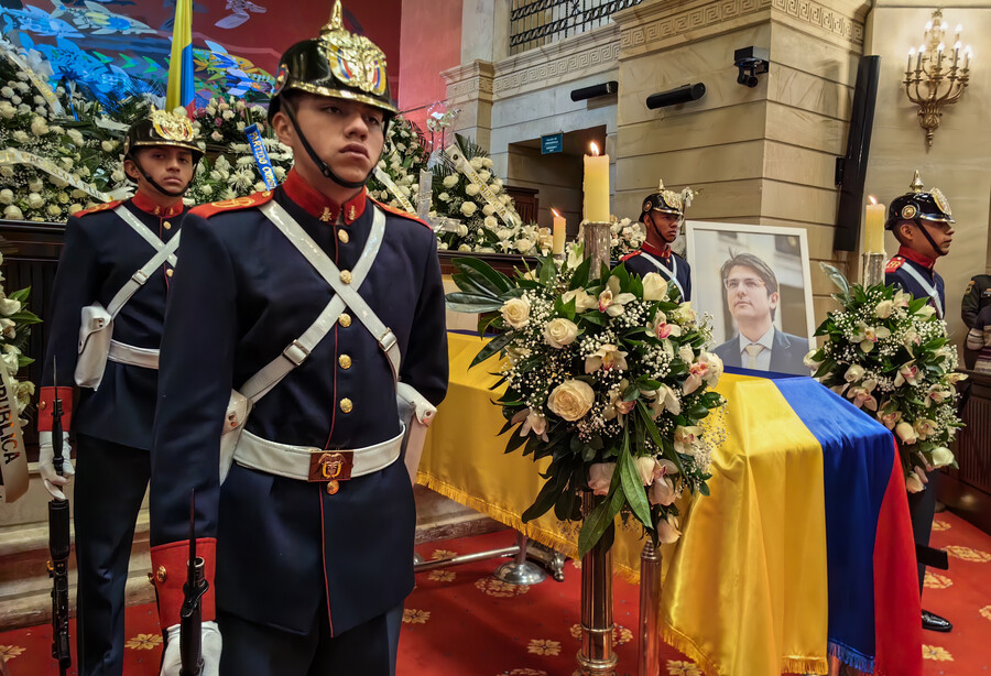 Gobierno no asistió a exequias de Miguel Uribe por petición de la familia