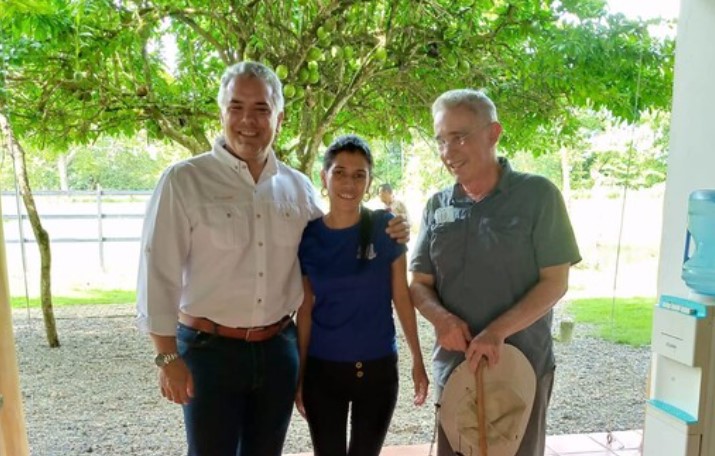 Iván Duque plantea tutela para que Uribe se defienda en libertad