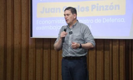 Juan Carlos Pinzón dialogó con la comunidad de Suba sobre seguridad y economía