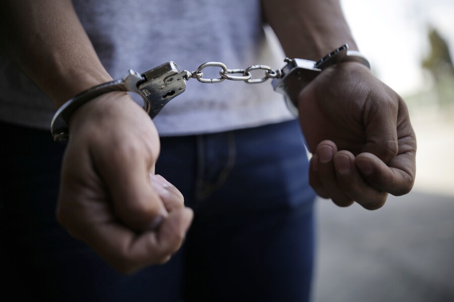 Asegurados dos hombres por el homicidio de una mujer LGTBIQ+ en el oriente de Medellín
