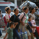 Violencia deja 159 mil desplazados y confinados en 2025