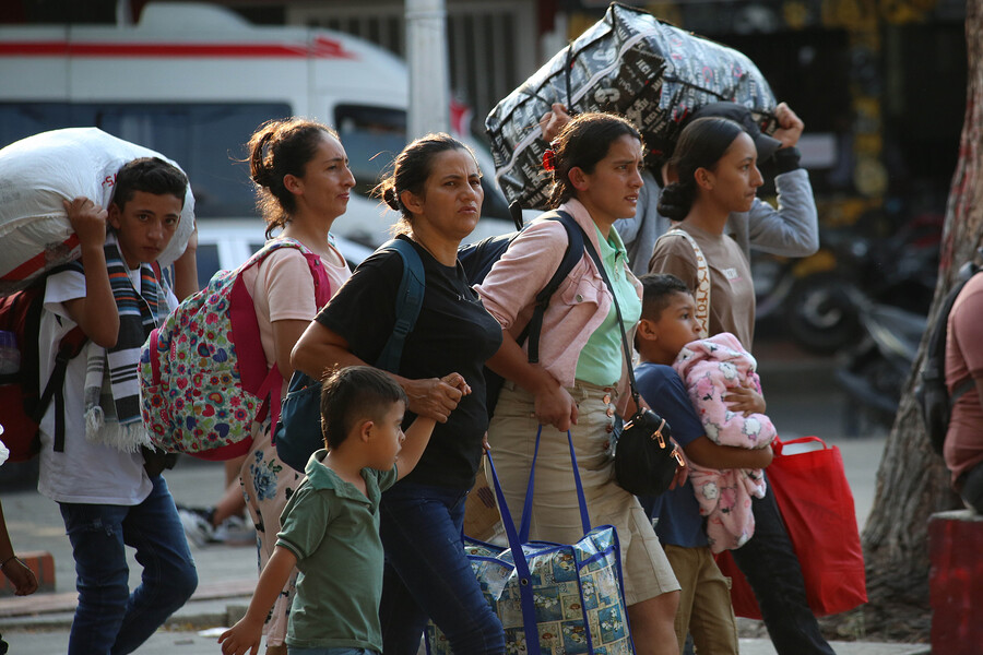 Violencia deja 159 mil desplazados y confinados en 2025