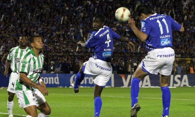 Futbolistas podrían sufrir daño cerebral por cabecear balones