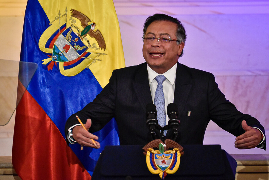 Petro pide respeto a la Constitución por viaje de alcaldes a EE. UU.