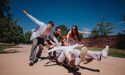 6 señales de que tu hijo está en pleno estirón de la adolescencia