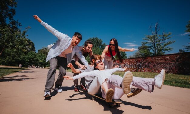 6 señales de que tu hijo está en pleno estirón de la adolescencia