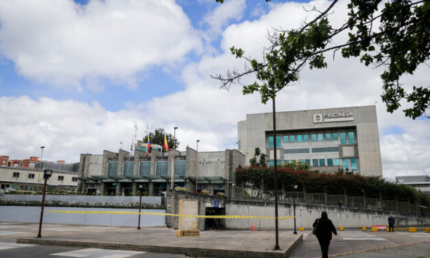 Imputan a exfuncionarios del Atlántico por contratos irregulares