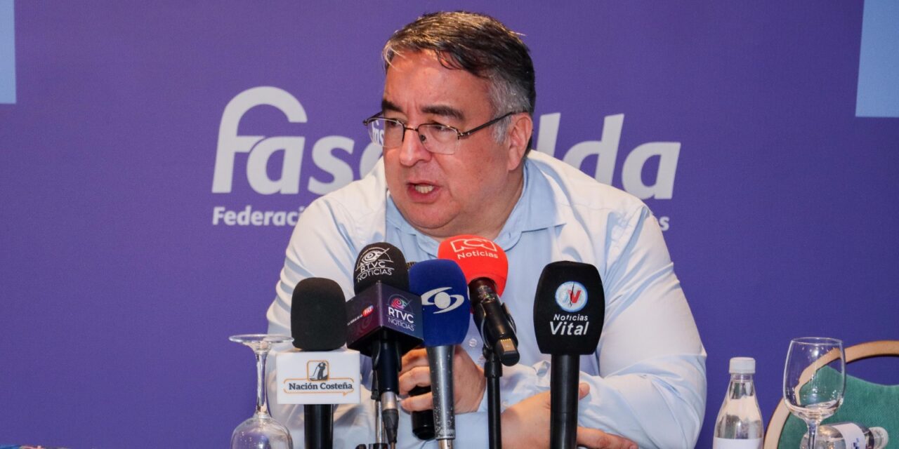 Presidente de Fasecolda advierte sobre sobretasa tributaria y propone fortalecer el futuro del sector asegurador